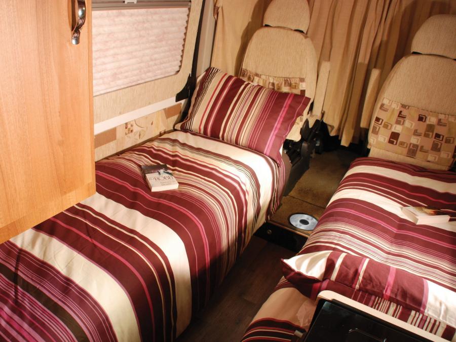 Интерьер Auto-Sleepers Symbol 2010 года  (фото 6 из 6)